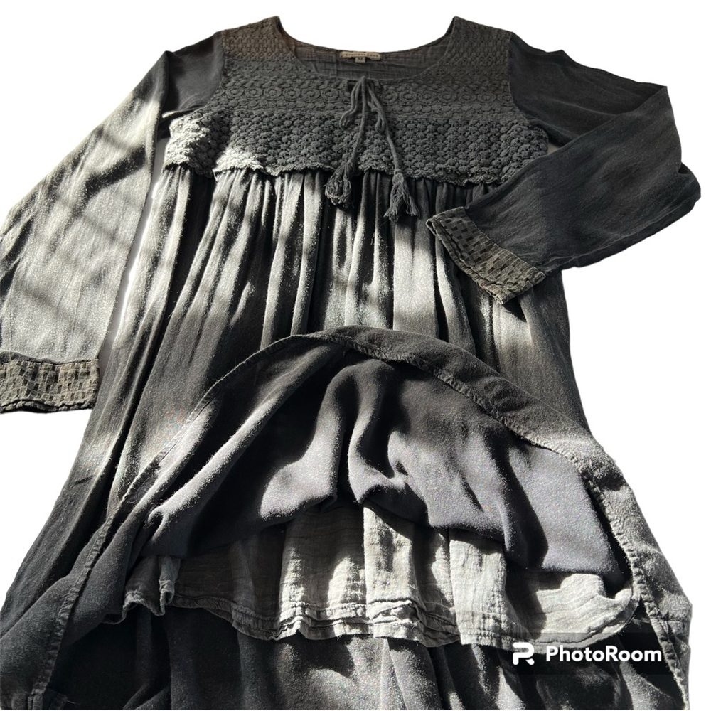 Crosstree Lane dark gray vintage lace yolk peasant top lined long sleeve in M